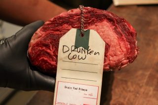甚麼是Drunken Cow？Feather & Bone全新威士忌熟成澳洲穀飼肉眼牛扒登場