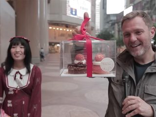 網紅創業家直接在街頭派錢？Simon Squibb激勵追夢要立即行動